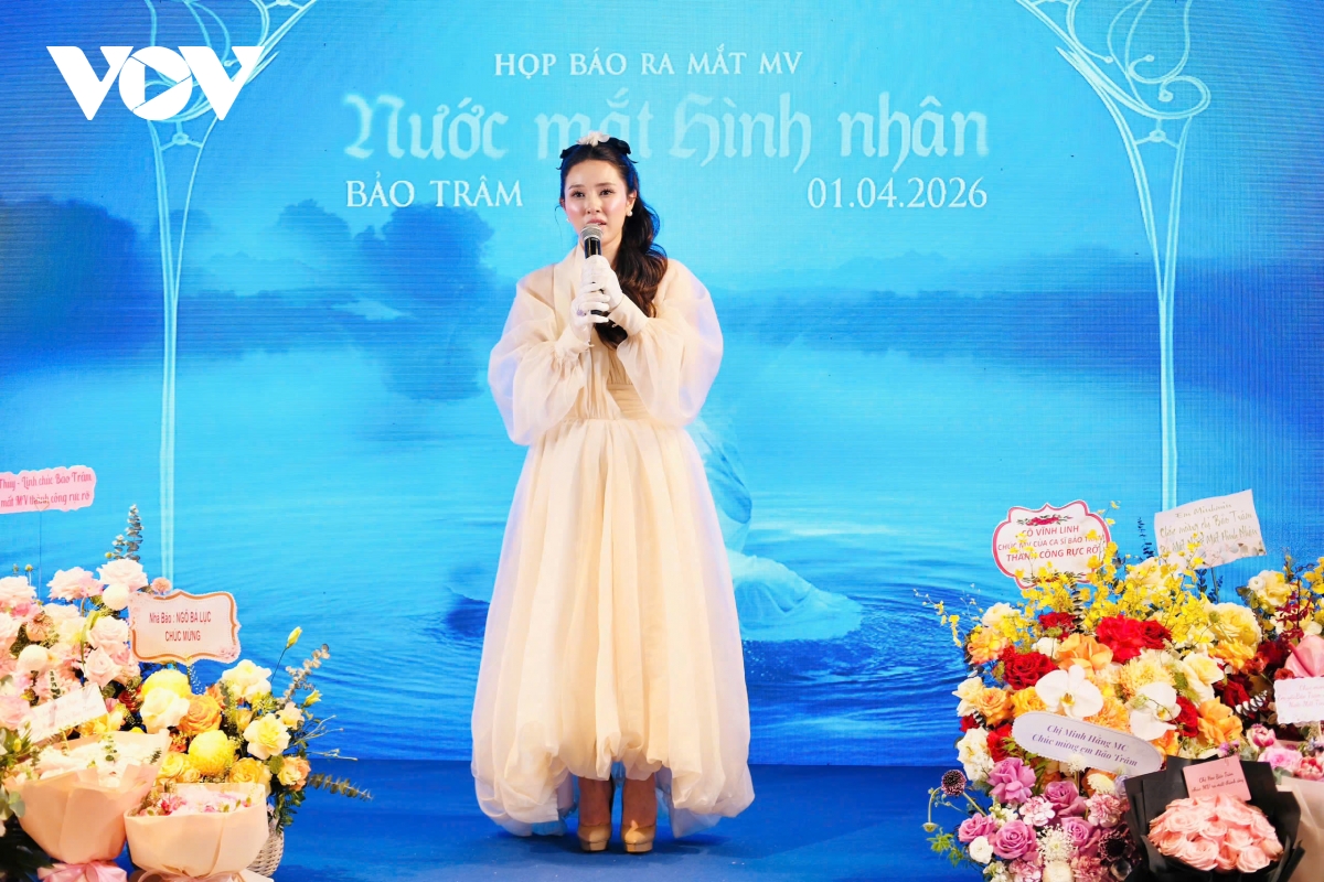 bao tram idol so chong ghen khi dong canh tinh cam voi loi tran hinh anh 3