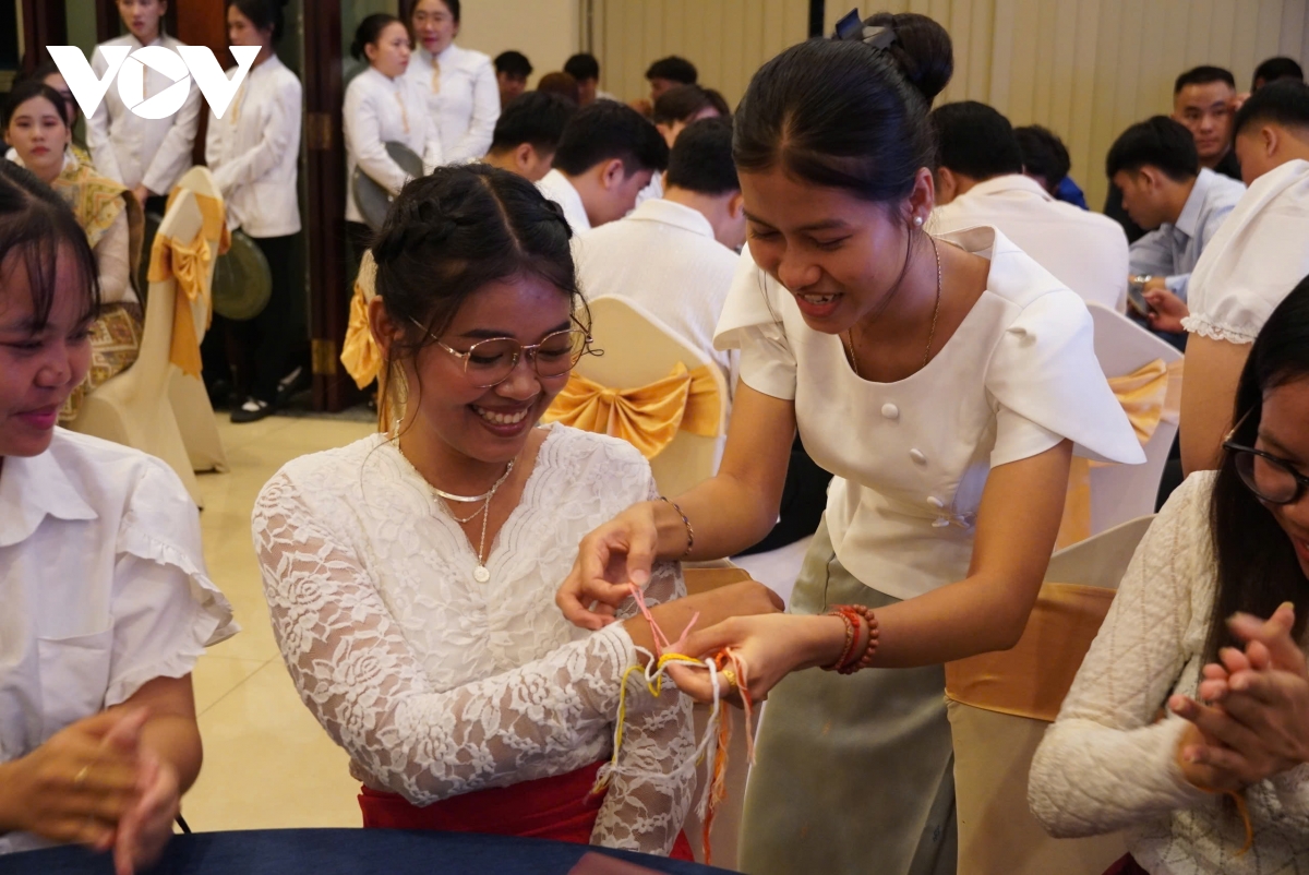 sinh vien lao, campuchia don tet co truyen am ap tai tp.hcm hinh anh 3