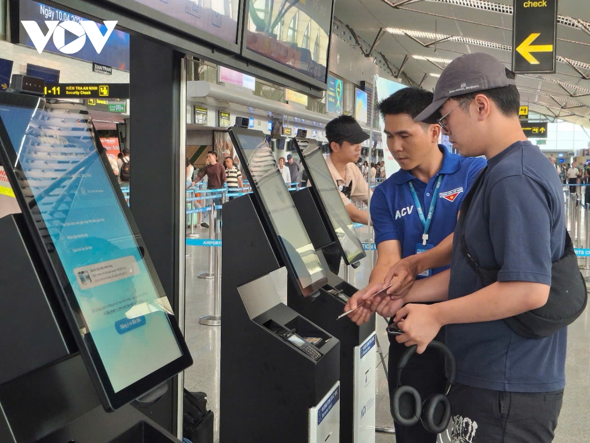 Da nang mo loi uu tien sinh trac hoc cho khach su dung vneid muc do 2 len tau bay hinh anh 1