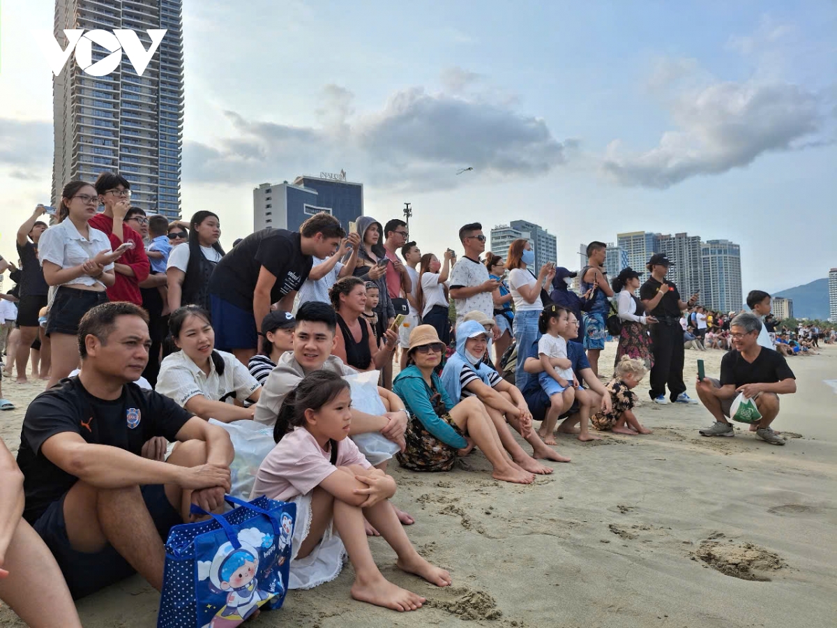  khai truong mua du lich bien Da nang 2026 hinh anh 3