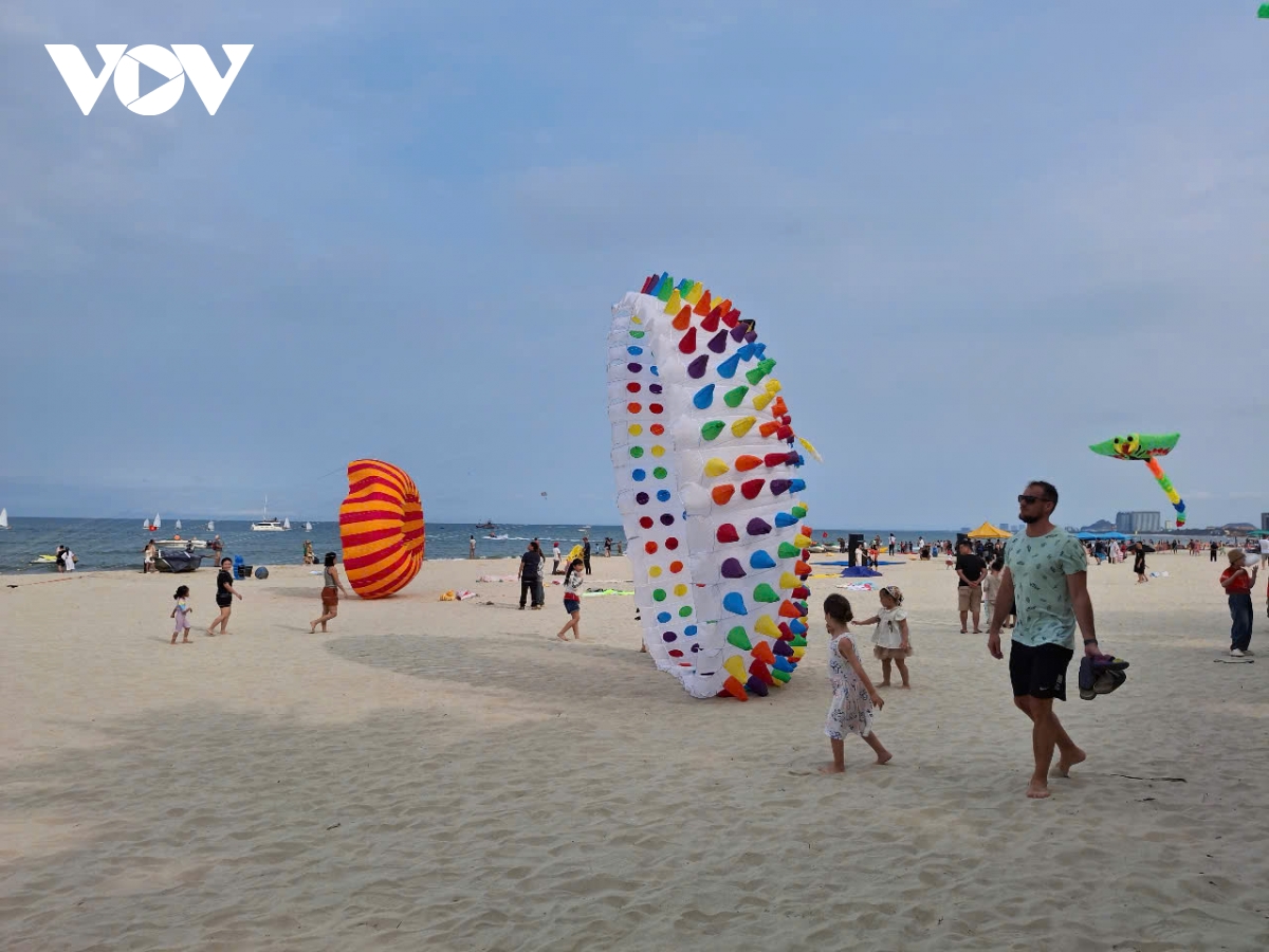  khai truong mua du lich bien Da nang 2026 hinh anh 5