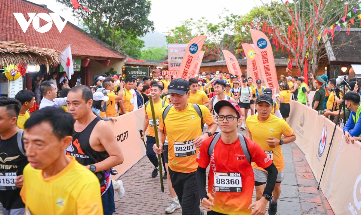hon 1.000 nguoi chinh phuc dinh di san yen tu hinh anh 2