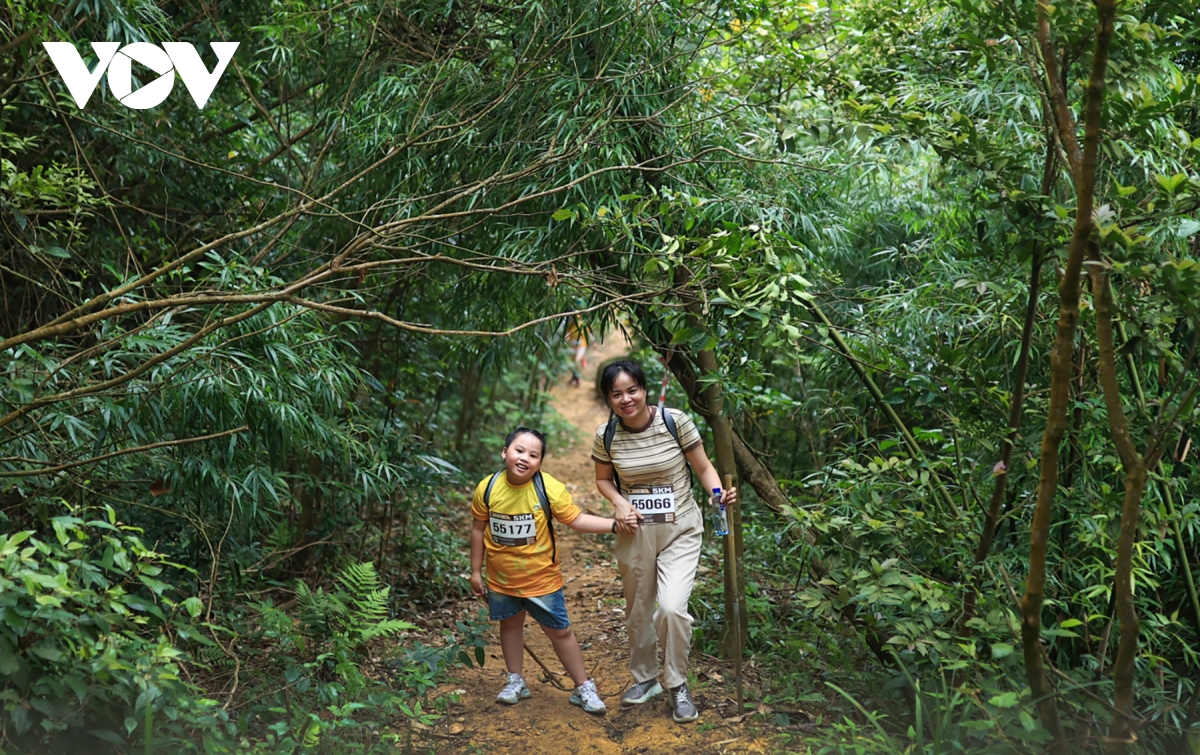 hon 1.000 nguoi chinh phuc dinh di san yen tu hinh anh 4