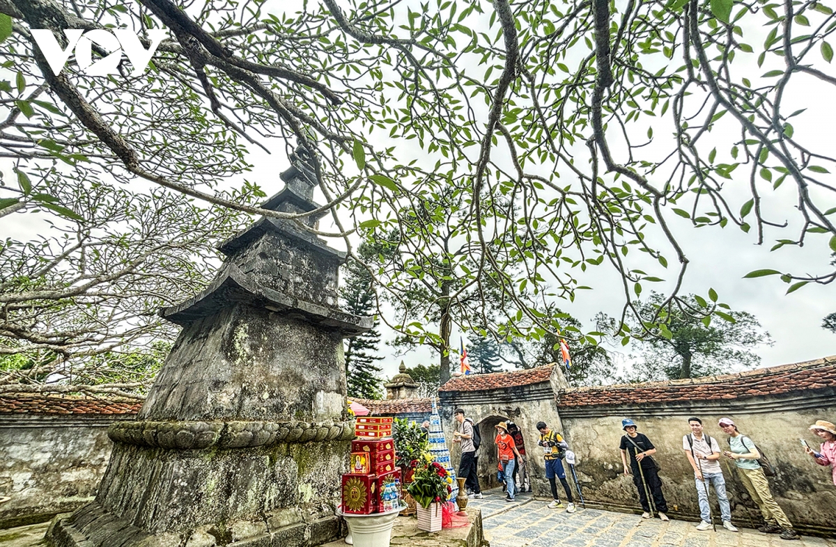 hon 1.000 nguoi chinh phuc dinh di san yen tu hinh anh 7