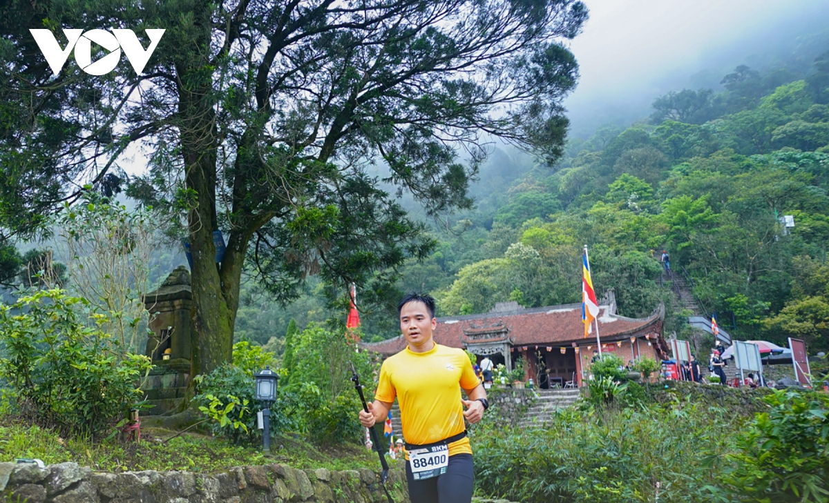 hon 1.000 nguoi chinh phuc dinh di san yen tu hinh anh 9