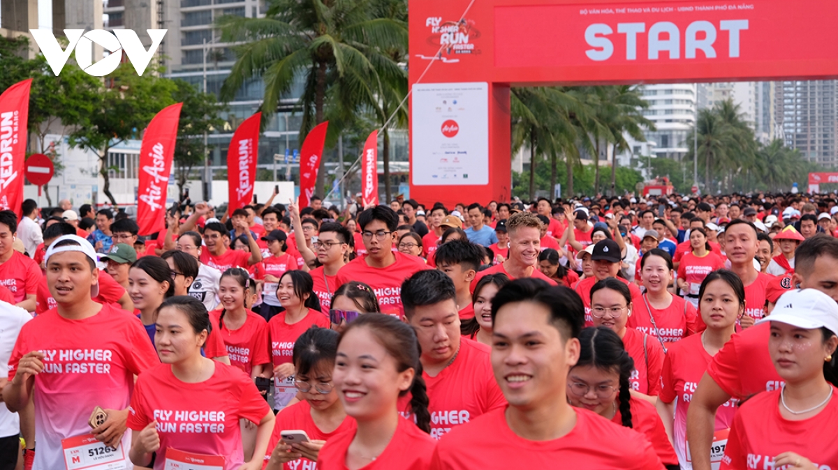 gan 8.000 vDv tao khong khi soi dong ky nghi le gio to hung vuong tai Da nang hinh anh 2