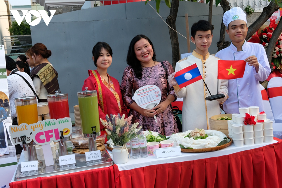 Da nang to chuc le hoi tet co truyen bunpimay lao hinh anh 1