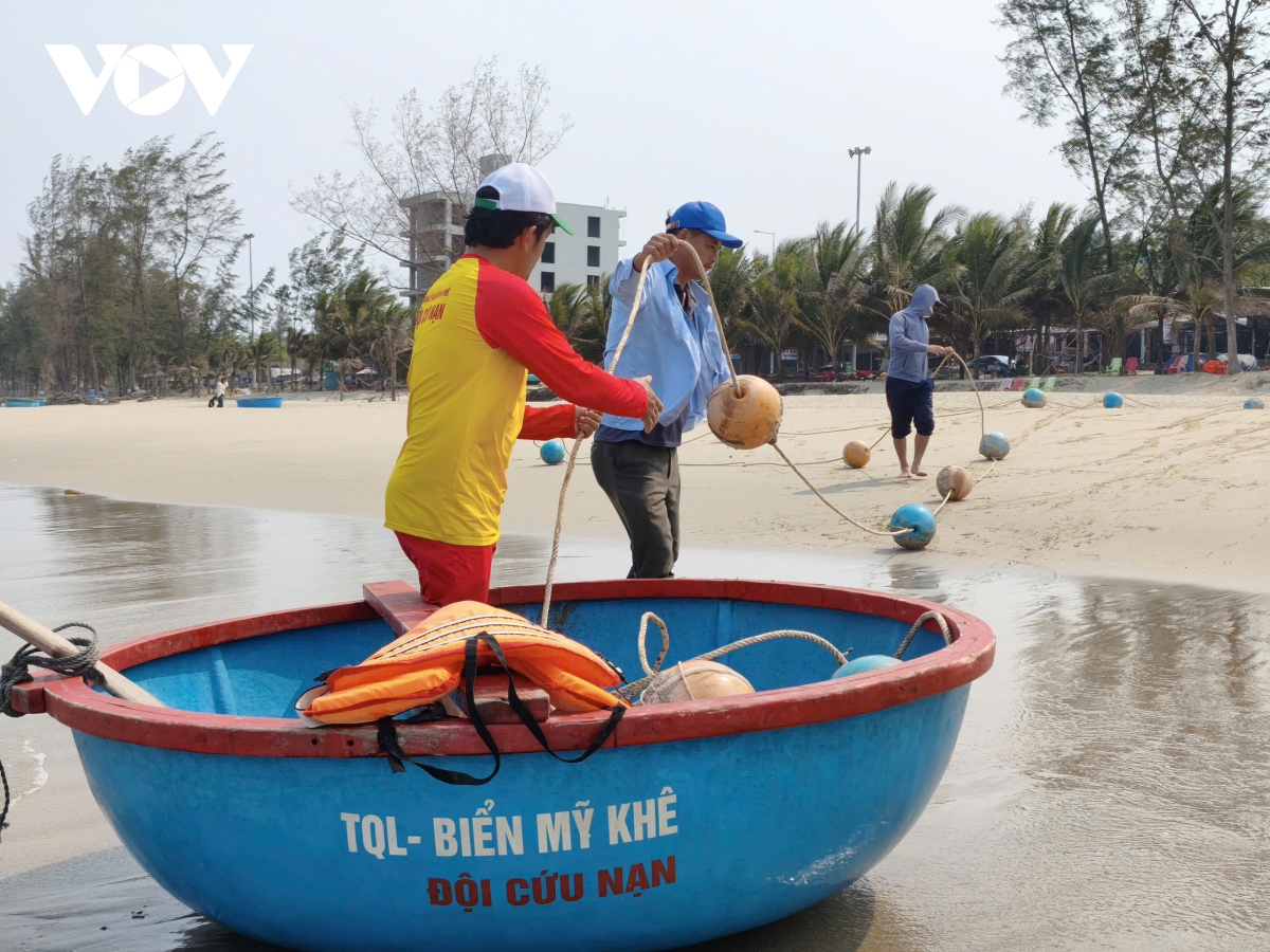 quang ngai giu an toan mua tam bien, khong chu quan nguy co duoi nuoc hinh anh 4