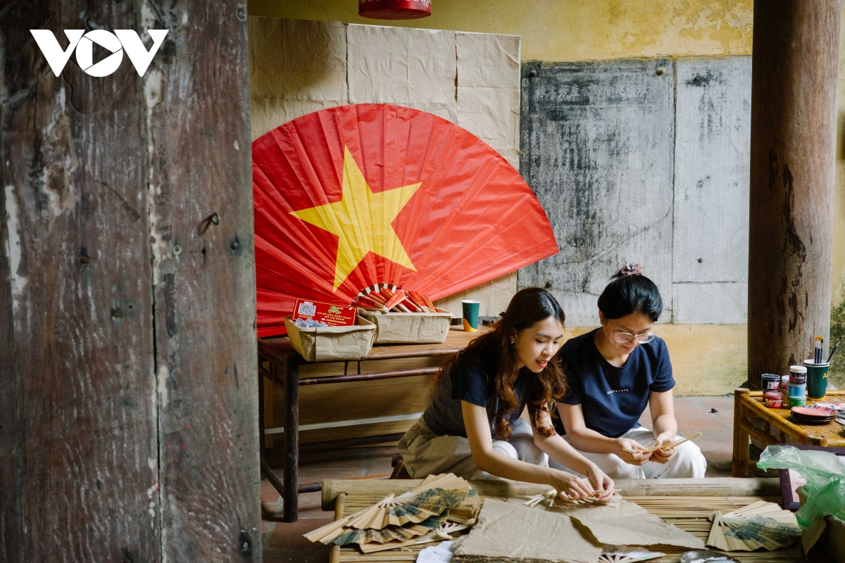 giay do hanh trinh hoi sinh tu di san den trai nghiem duong dai hinh anh 8
