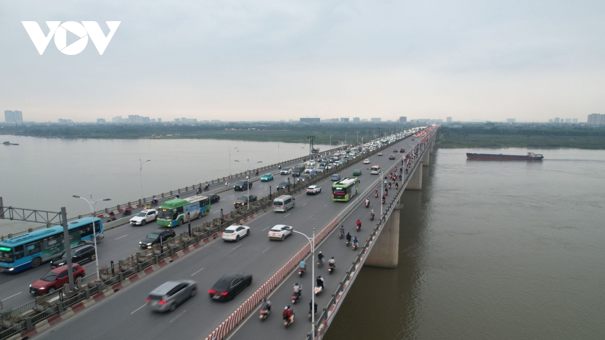 truoc ky nghi le gio to hung vuong giao thong cua ngo ha noi de tho hinh anh 6