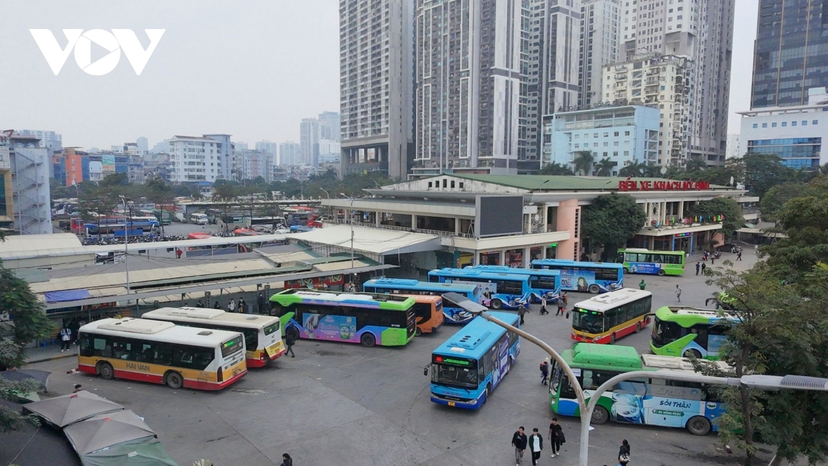 nguoi dan tro lai ha noi sau ky nghi gio to, nhieu cua ngo giao thong thuan loi hinh anh 10