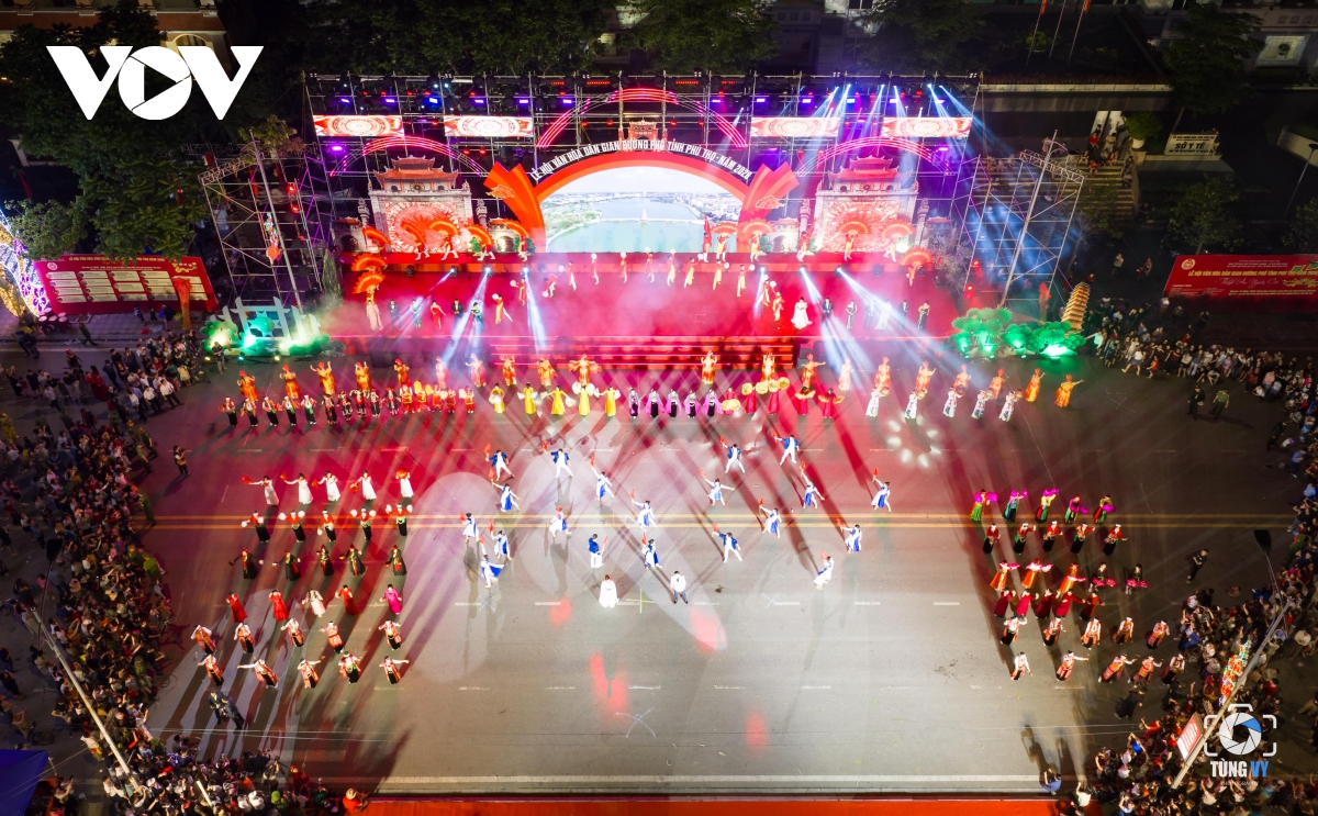 phu tho khong gian van hoa coi nguon lan toa tai le hoi Den hung 2026 hinh anh 2