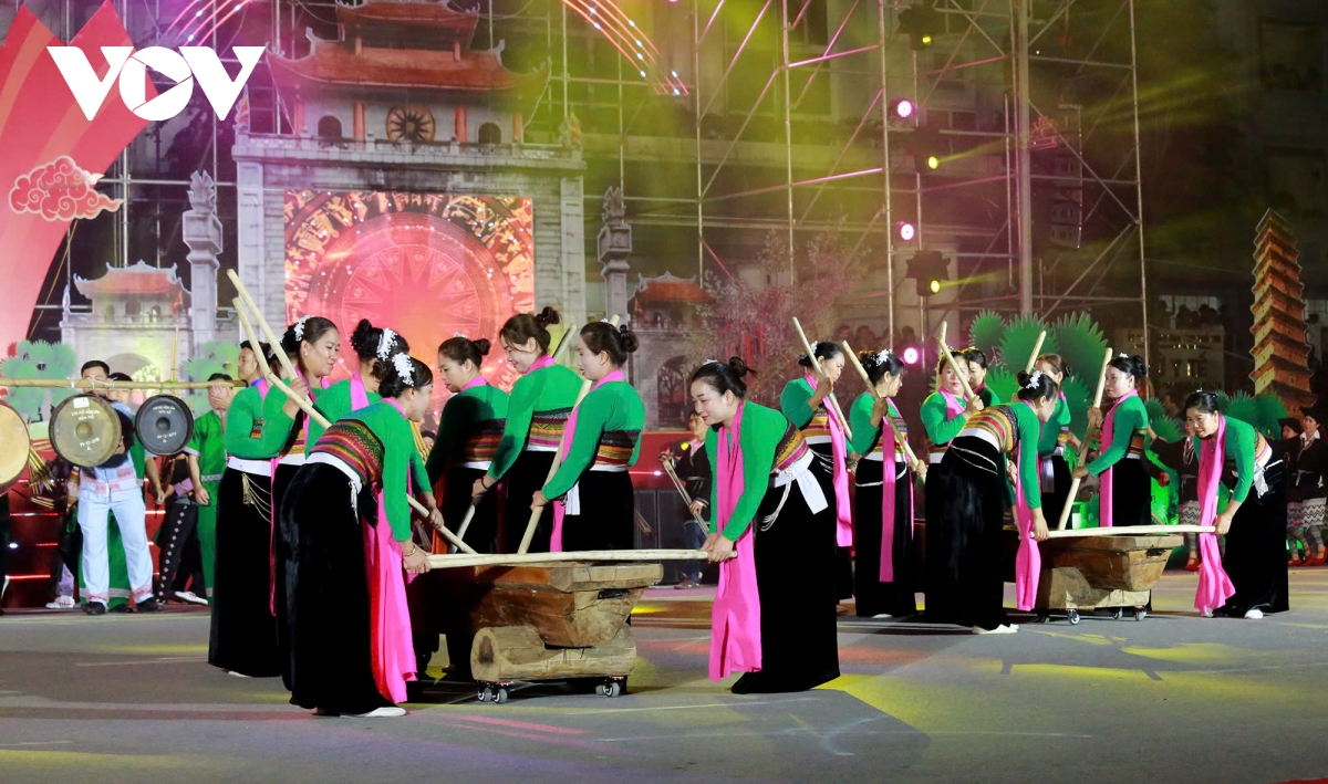 phu tho khong gian van hoa coi nguon lan toa tai le hoi Den hung 2026 hinh anh 3