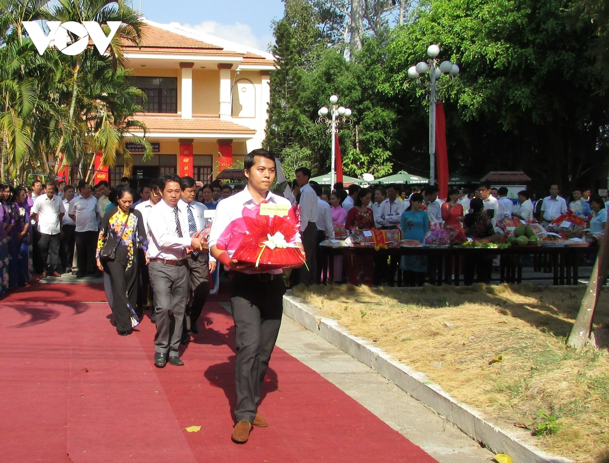 vinh long to chuc le gio to hung vuong hinh anh 2