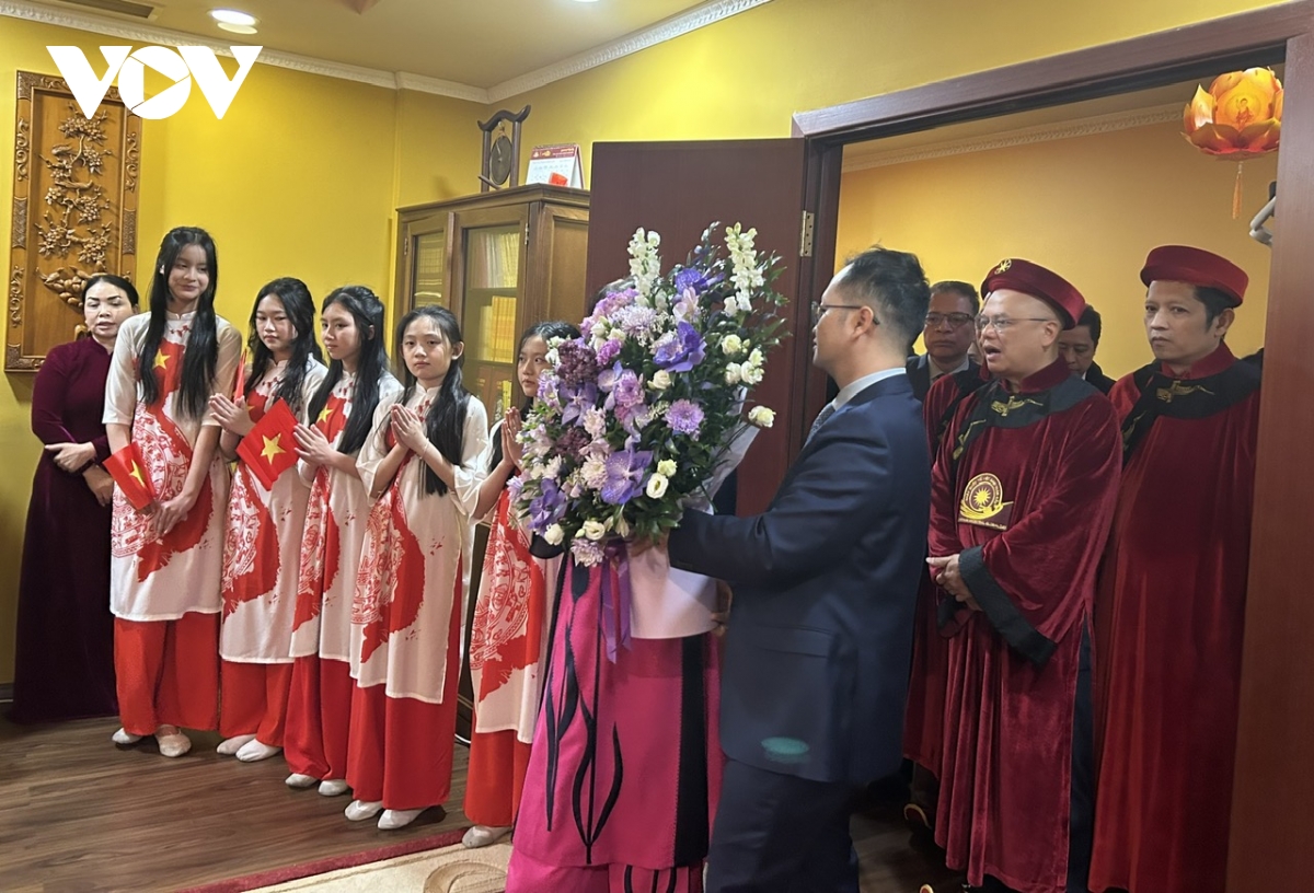 gio to hung vuong nguoi viet tai nga huong ve nguon coi hinh anh 3