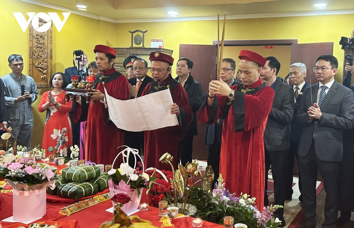 gio to hung vuong nguoi viet tai nga huong ve nguon coi hinh anh 4