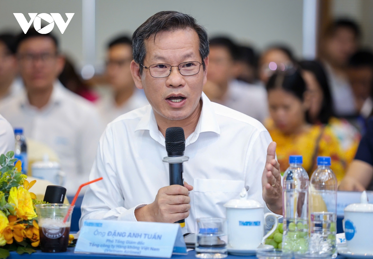 du lich, hang khong no luc tim cach thich ung truoc cu soc kep hinh anh 2