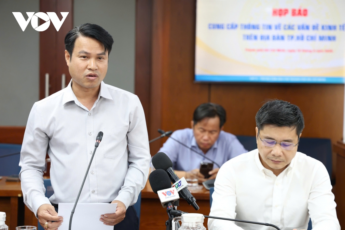 tp.hcm to chuc nhieu hoat dong ky niem 30 4 va 1 5, ban phao hoa tai 8 diem hinh anh 2