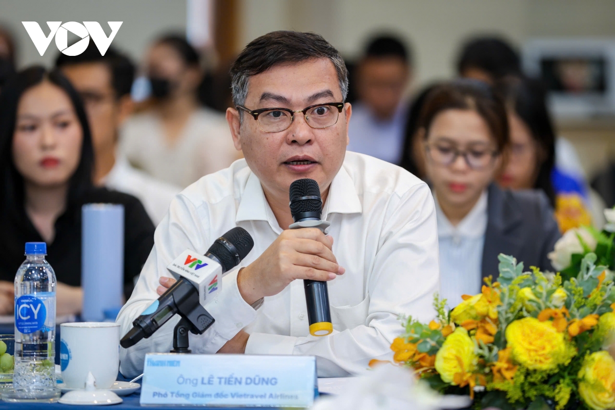 du lich, hang khong no luc tim cach thich ung truoc cu soc kep hinh anh 3