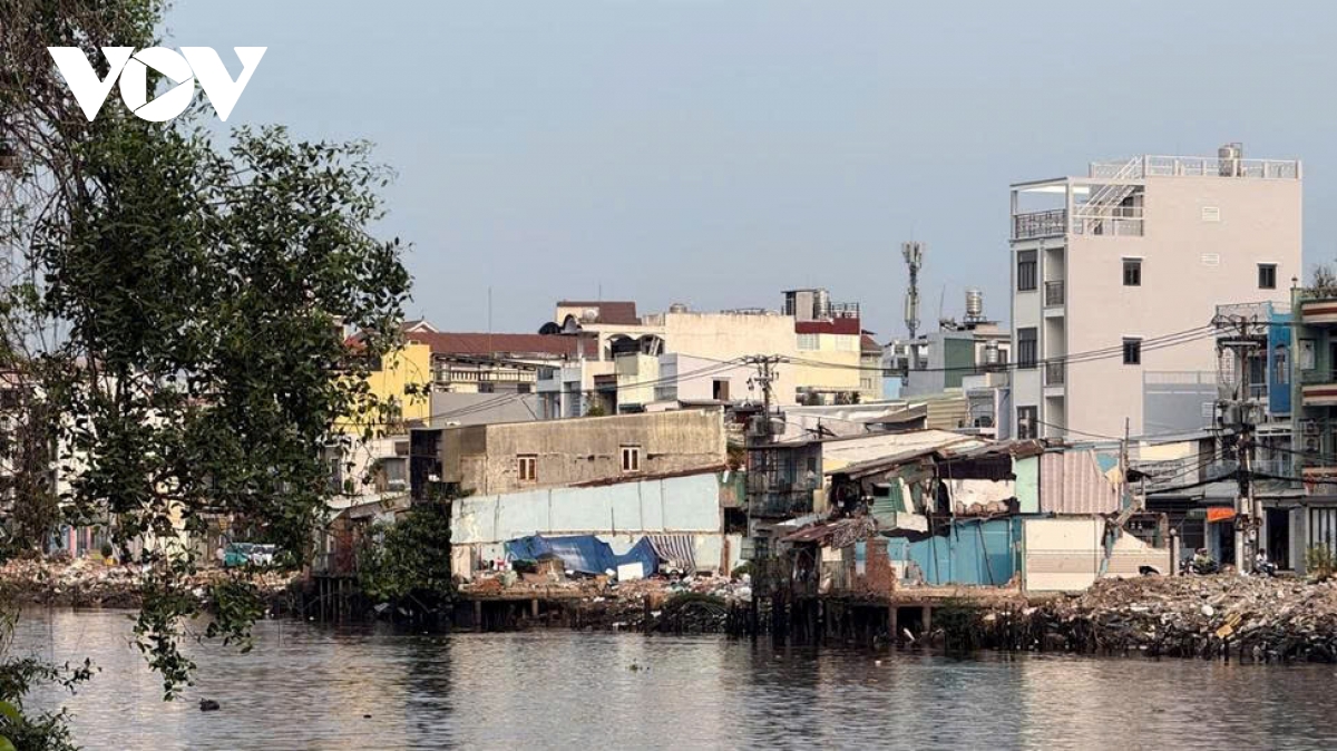 bo bac kenh Doi lot xac cham vi nut that mat bang hinh anh 6