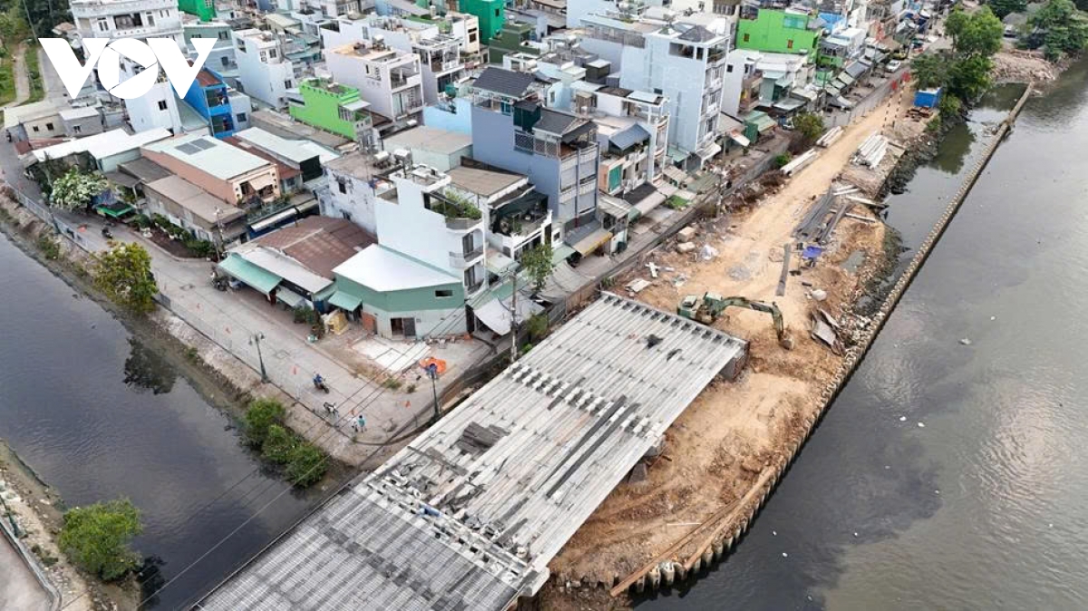 bo bac kenh Doi lot xac cham vi nut that mat bang hinh anh 8