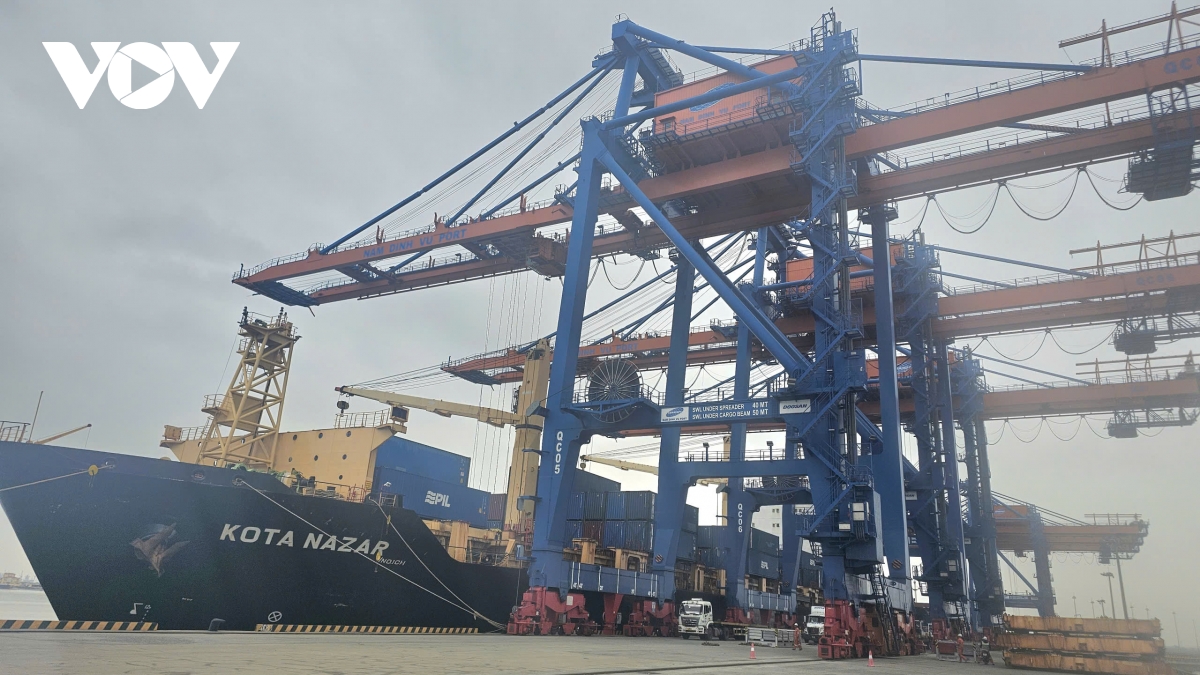 tu ben tau khong so den cang bien hien dai hai phong noi dai hanh trinh tren bien hinh anh 4