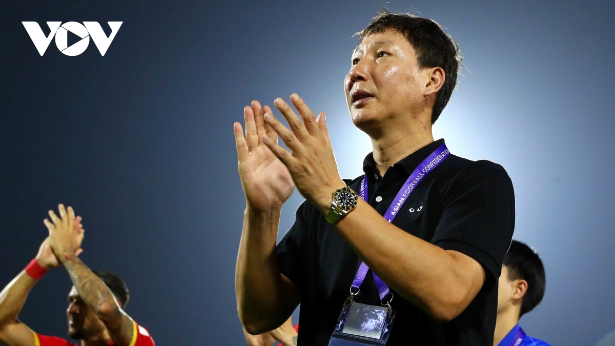 hlv kim sang sik sap can cot moc lich su cua hlv park hang seo hinh anh 1