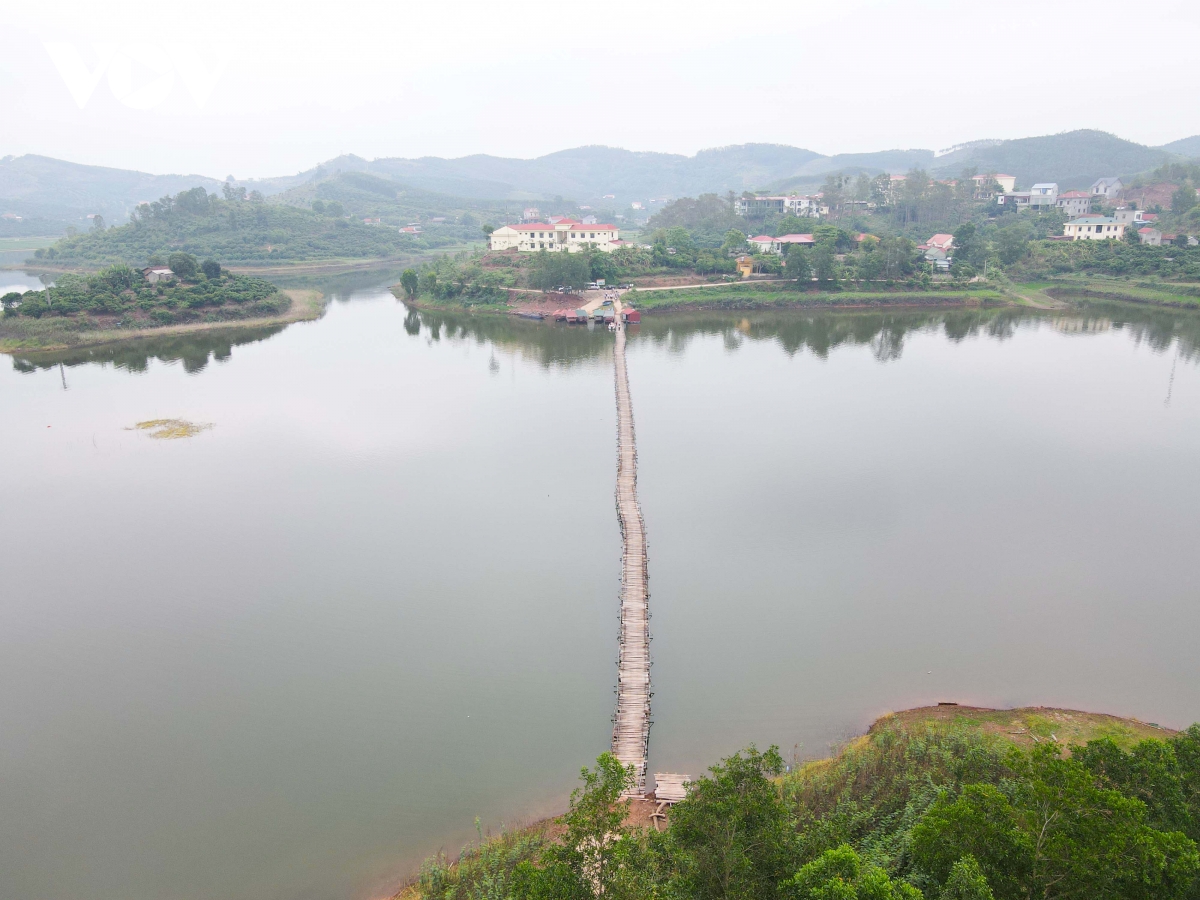 nguoi dan vung long ho cam son, bac ninh mong uoc ve mot cay cau kien co hinh anh 1