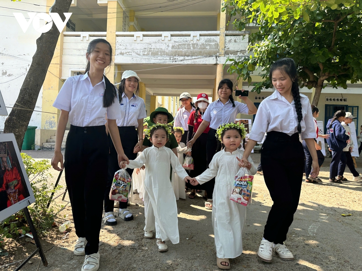 ngay sach va van hoa doc 2026 voi chu de sach va khat vong vuot song hinh anh 1