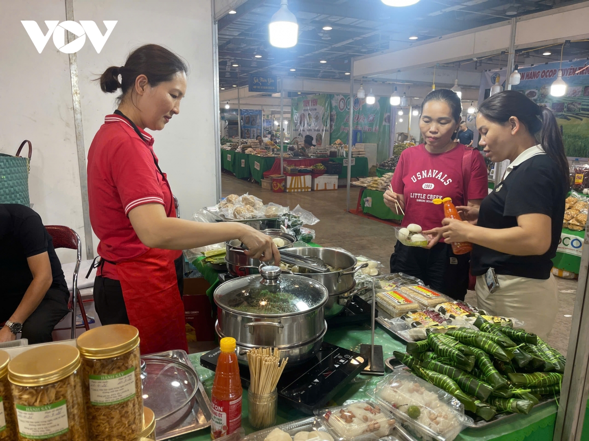 hon 400 san pham ocop gop mat tai hoi cho ocop quang ninh - he 2026 hinh anh 6