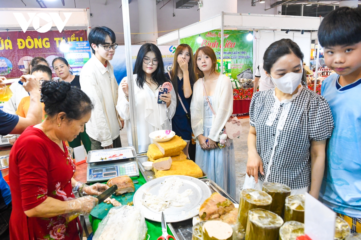 hon 400 san pham ocop gop mat tai hoi cho ocop quang ninh - he 2026 hinh anh 4