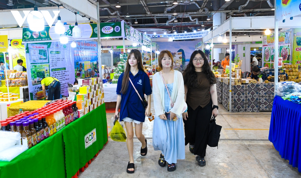 hon 400 san pham ocop gop mat tai hoi cho ocop quang ninh - he 2026 hinh anh 7