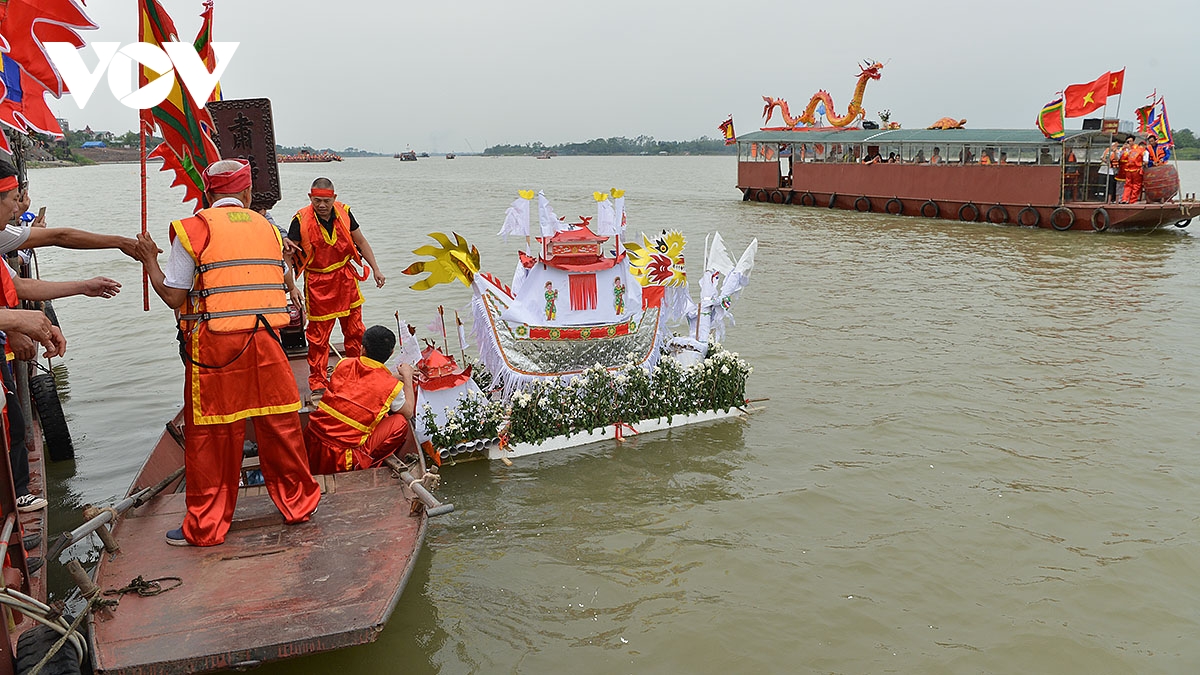 Dac sac nghi le ruoc nuoc cung dang thanh tai le hoi truyen thong lang bat trang hinh anh 11