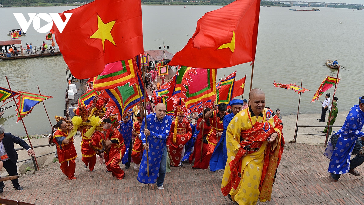 Dac sac nghi le ruoc nuoc cung dang thanh tai le hoi truyen thong lang bat trang hinh anh 13