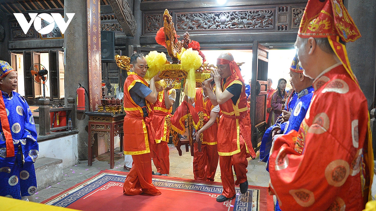 Dac sac nghi le ruoc nuoc cung dang thanh tai le hoi truyen thong lang bat trang hinh anh 14