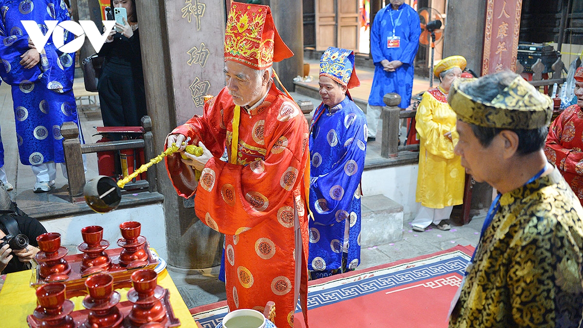 Dac sac nghi le ruoc nuoc cung dang thanh tai le hoi truyen thong lang bat trang hinh anh 15