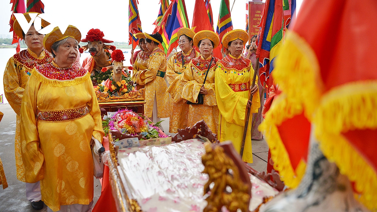 Dac sac nghi le ruoc nuoc cung dang thanh tai le hoi truyen thong lang bat trang hinh anh 6