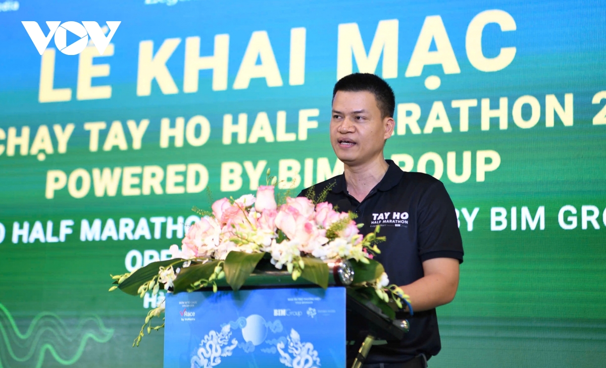 hon 10.000 van dong vien tranh tai o tay ho half marathon 2026 hinh anh 1