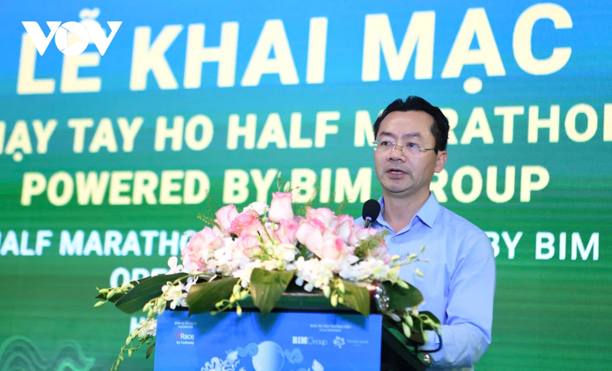 hon 10.000 van dong vien tranh tai o tay ho half marathon 2026 hinh anh 2