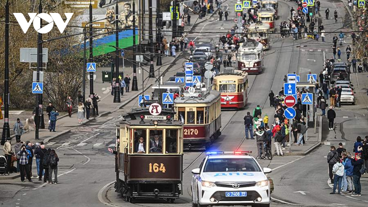 moscow dieu hanh va trien lam xe co, ky niem 127 nam mang luoi tau dien co hinh anh 1