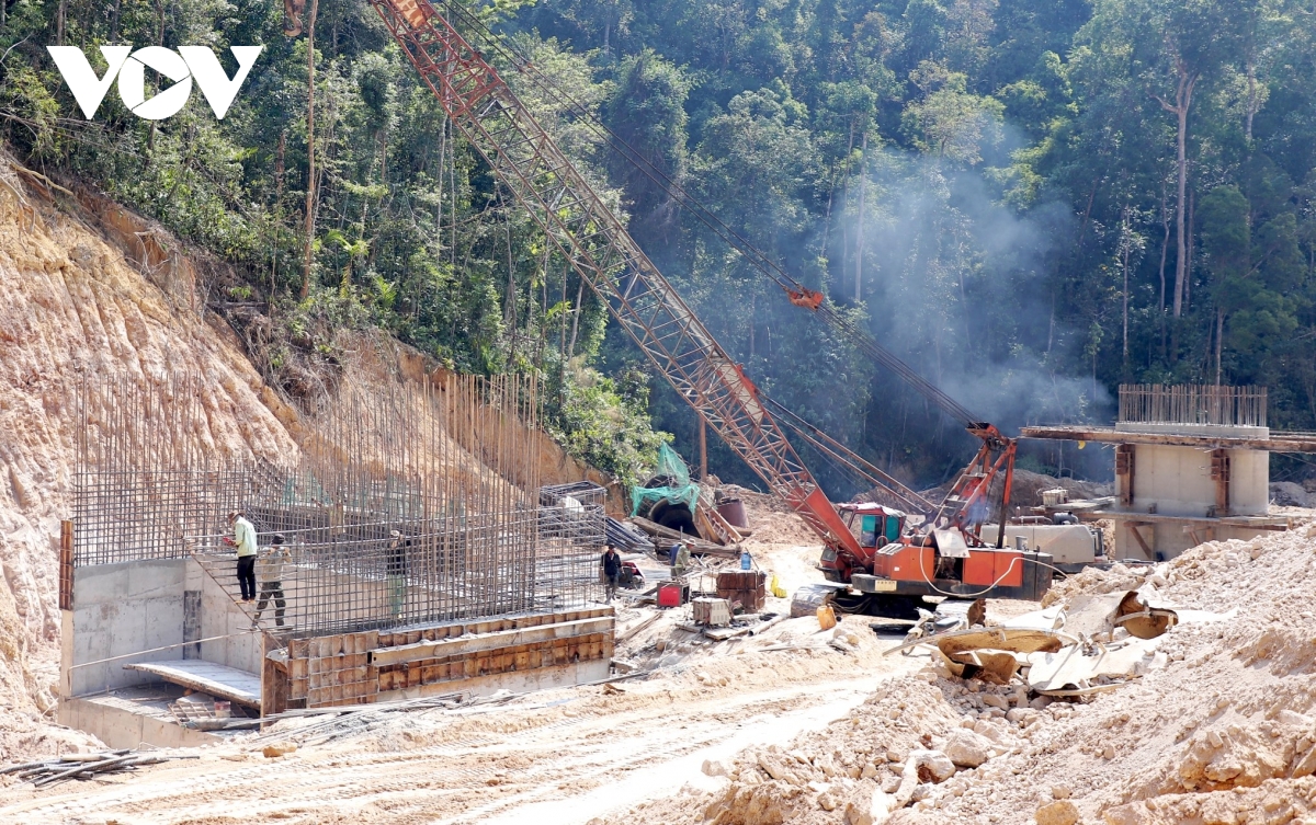 don luc thi cong du an cao toc khanh hoa buon ma thuot hinh anh 3