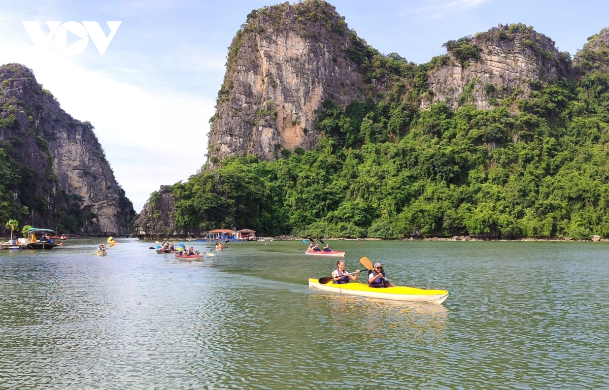 phan dau den 15 4 se co tau chay tuyen ket noi vinh ha long - vinh lan ha hinh anh 1