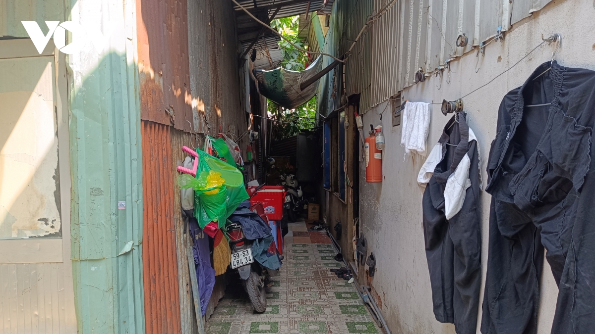 nang dinh diem tai tp.hcm trang dem chay xe, trua ra le duong tron nong hinh anh 6