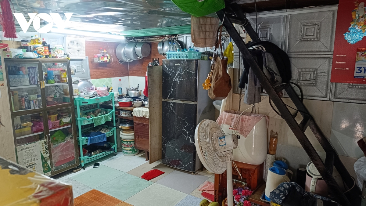 nang dinh diem tai tp.hcm trang dem chay xe, trua ra le duong tron nong hinh anh 8