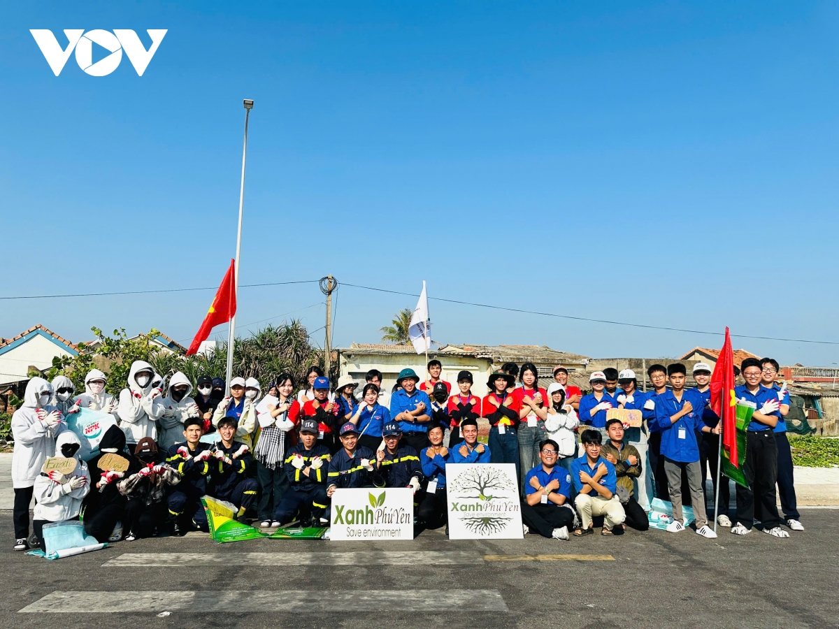 Dak lak lam sach bai bien huong ung earth day viet nam 2026 hinh anh 1