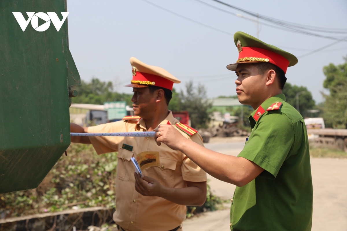quang ngai siet quan ly xe tai tu do, ngan chan vi pham tai trong hinh anh 6