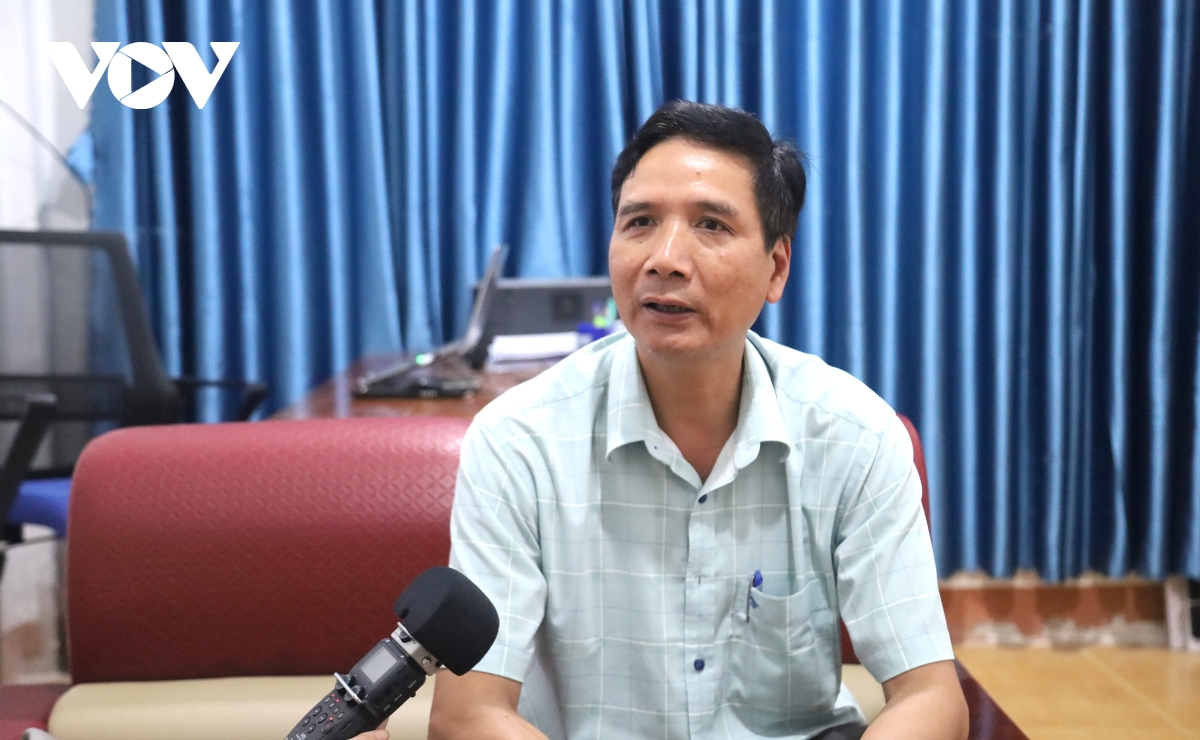 can bo co so mien nui quang ngai cung nhau ganh viec hinh anh 4