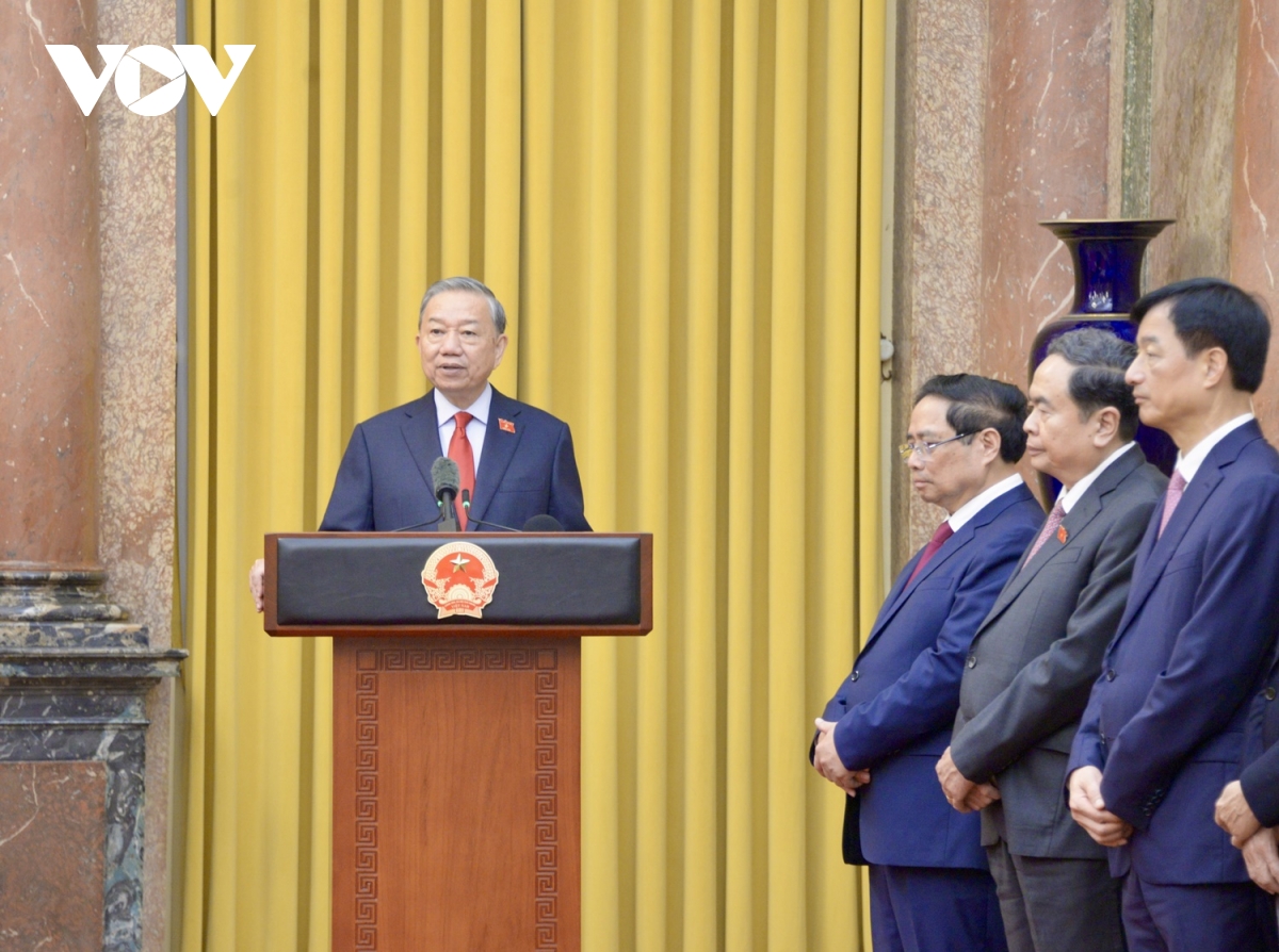 tong bi thu, chu tich nuoc trao quyet dinh bo nhiem cac thanh vien chinh phu hinh anh 1