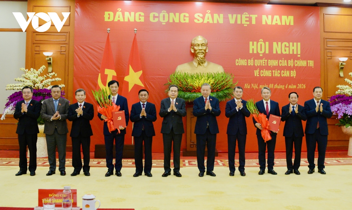 bo chinh tri dieu dong, bo nhiem truong ban to chuc trung uong va chanh van phong trung uong Dang hinh anh 3