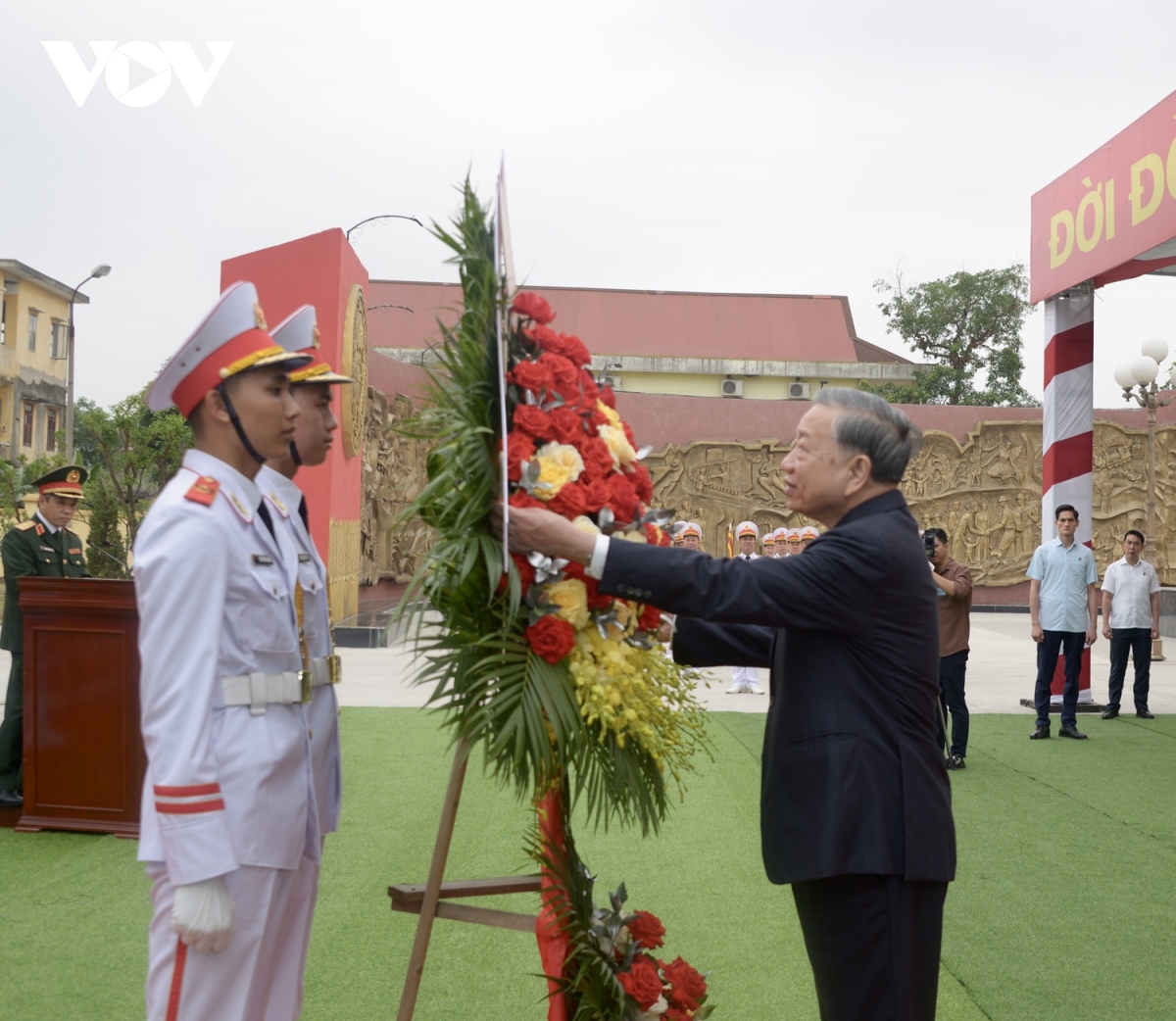 tong bi thu, chu tich nuoc quan khu 3 phai vung phen dau, chac the tran long dan hinh anh 3